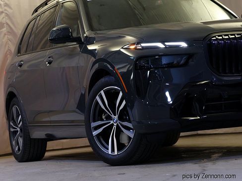 Used 2026 BMW X7 xDrive40i w/ M Sport Package AWD/4WD image 4