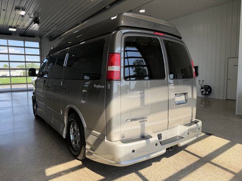 Used 2014 Chevrolet Express 1500 RWD image 3