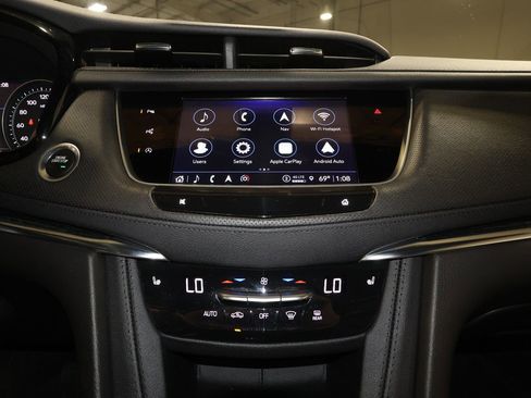 Certified 2025 Cadillac XT5 Premium Luxury w/ Technology Package AWD/4WD image 17