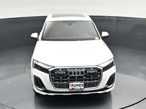 Used 2025 Audi Q7 3.0T Premium Plus AWD/4WD image 46
