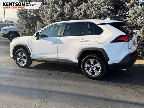 Used 2025 Toyota RAV4 XLE image 5