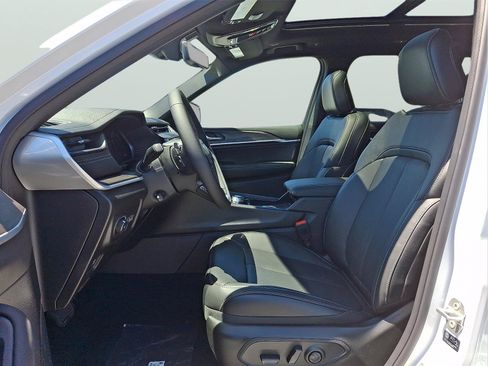 New 2026 Jeep Grand Cherokee L Limited AWD/4WD image 8
