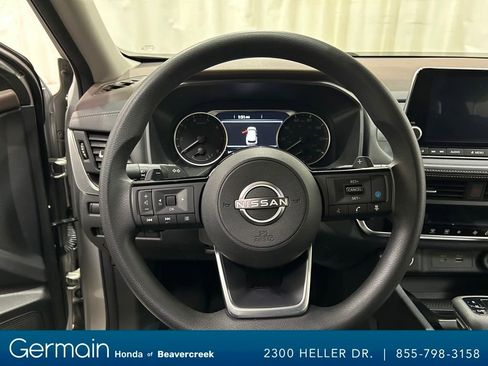 Used 2023 Nissan Rogue SV image 17