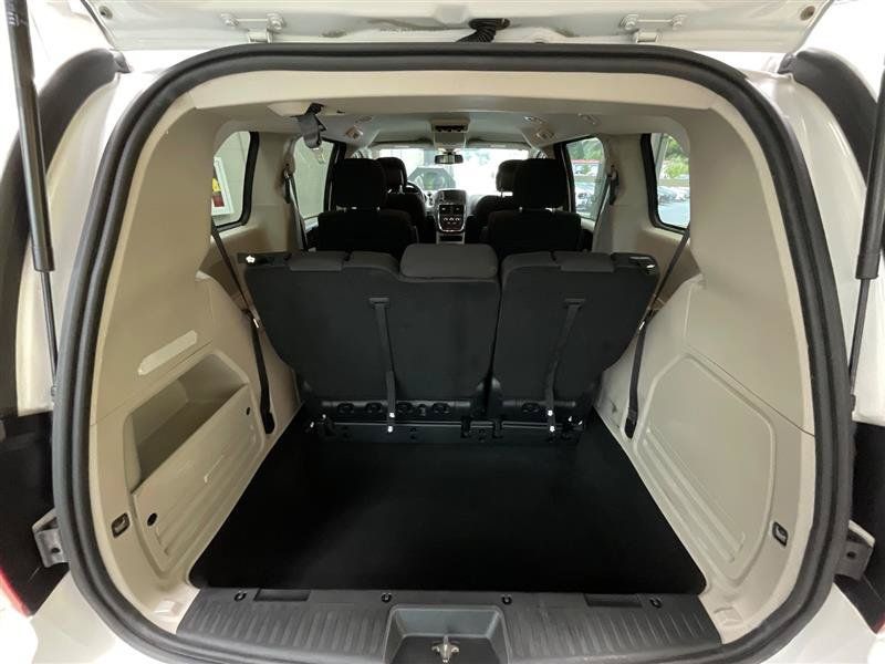 Used 2020 Dodge Grand Caravan SE FWD image 20