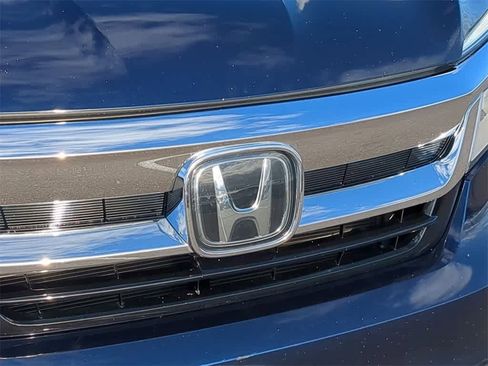 Used 2020 Honda Pilot Touring image 11