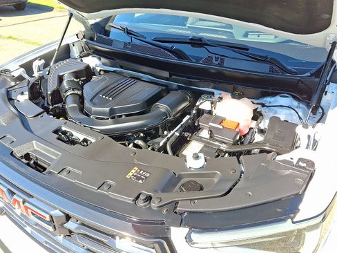 Used 2025 GMC Acadia AT4 w/ Super Cruise Package AWD/4WD image 26