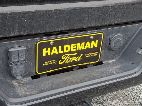 Used 2024 GMC Sierra 2500 AT4 w/ Technology Package image 8