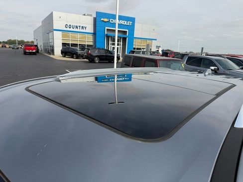 Used 2025 Buick Enclave Avenir w/ Super Cruise Package image 11