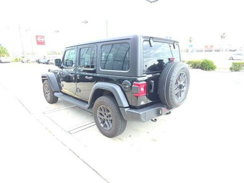 Used 2024 Jeep Wrangler Sport S image 7