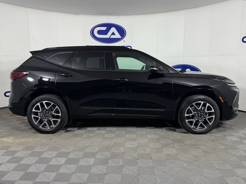 Used 2025 Chevrolet Blazer RS image 3