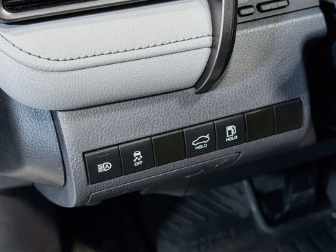 Used 2023 Toyota Camry SE FWD image 12