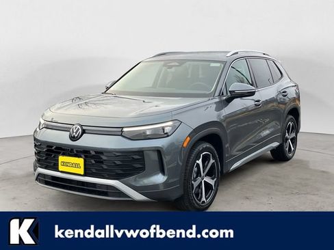 Used 2026 Volkswagen Tiguan SE AWD/4WD image 1