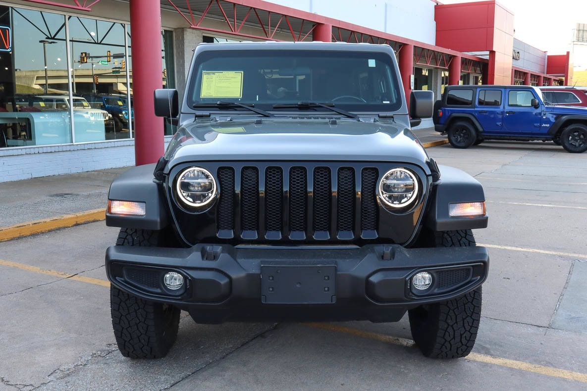 Used 2022 Jeep Wrangler Unlimited Sport AWD/4WD image 3