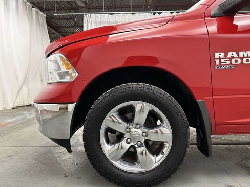 Used 2019 RAM 1500 Classic SLT w/ Luxury Group image 22