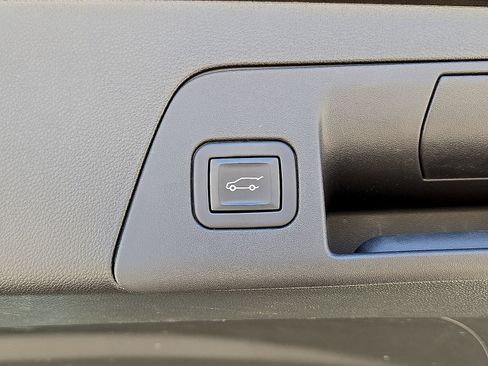 Used 2023 Buick Envision Avenir AWD/4WD image 15