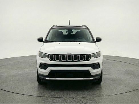 Used 2025 Jeep Compass Limited AWD/4WD image 2
