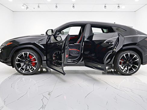 Used 2024 Lamborghini Urus S AWD/4WD image 4
