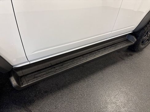 New 2025 Ford Bronco Outer Banks w/ Black Appearance Package image 8