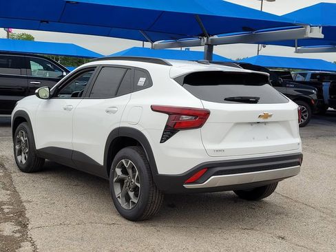 New 2026 Chevrolet Trax LT FWD image 3