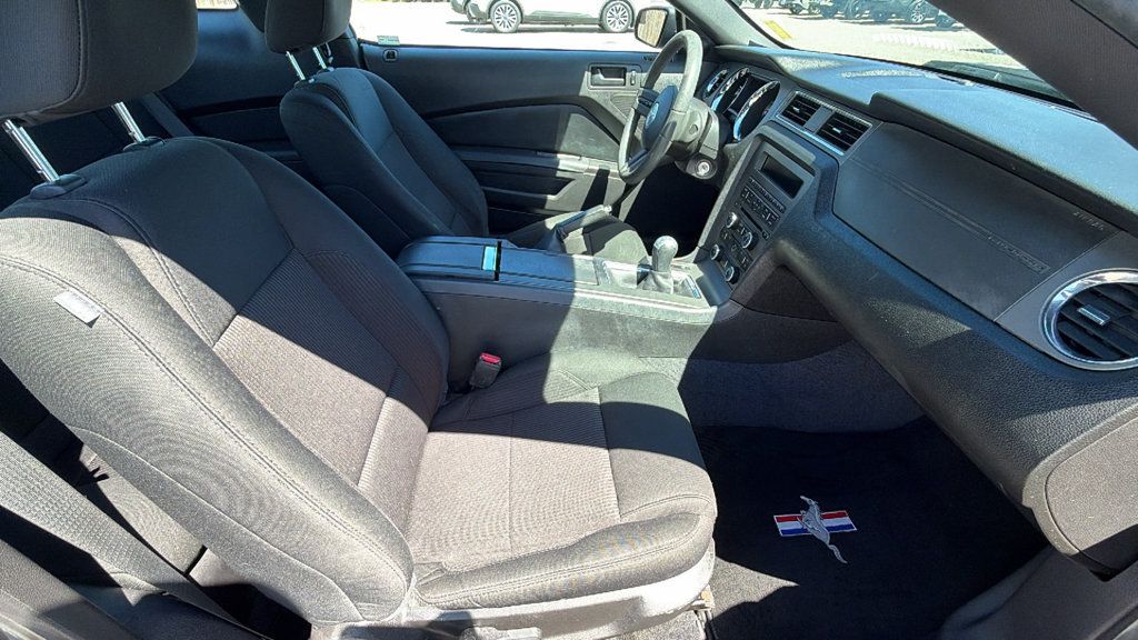 Used 2011 Ford Mustang Coupe RWD image 26