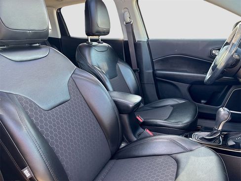 Used 2020 Jeep Compass Latitude image 26