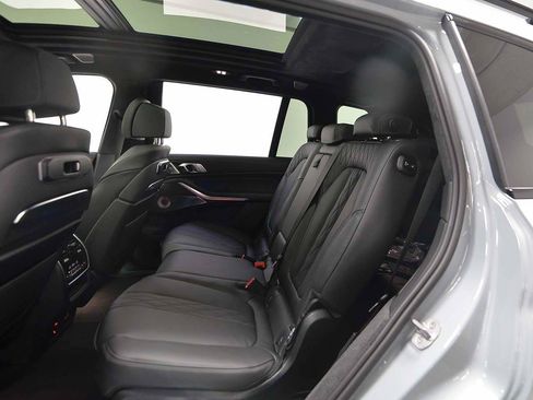 New 2026 BMW X7 M60i image 10