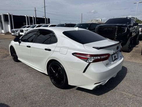 Used 2019 Toyota Camry XSE FWD image 9