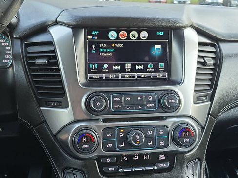 Used 2019 Chevrolet Suburban LT image 21