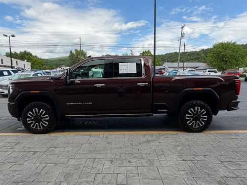 Used 2024 GMC Sierra 3500 Denali Ultimate AWD/4WD image 5