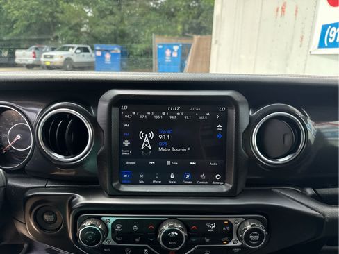 Used 2021 Jeep Wrangler Unlimited Sahara AWD/4WD image 25