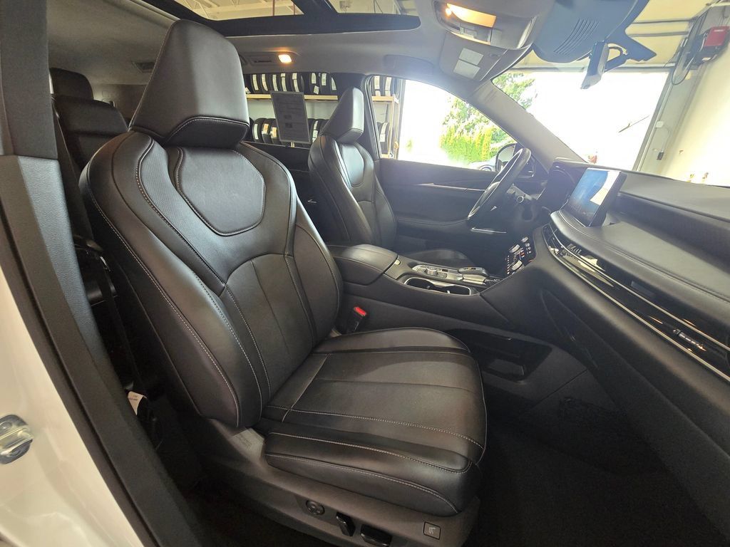 Certified 2024 INFINITI QX60 Sensory w/ Cargo Package AWD/4WD image 27