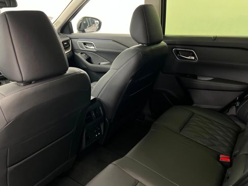 New 2026 Nissan Rogue Platinum image 19