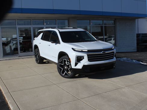 New 2026 Chevrolet Traverse High Country w/ LPO, Floor Liner Package image 2