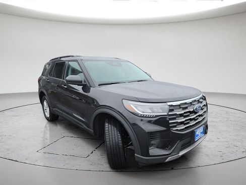 New 2026 Ford Explorer Active AWD/4WD image 2