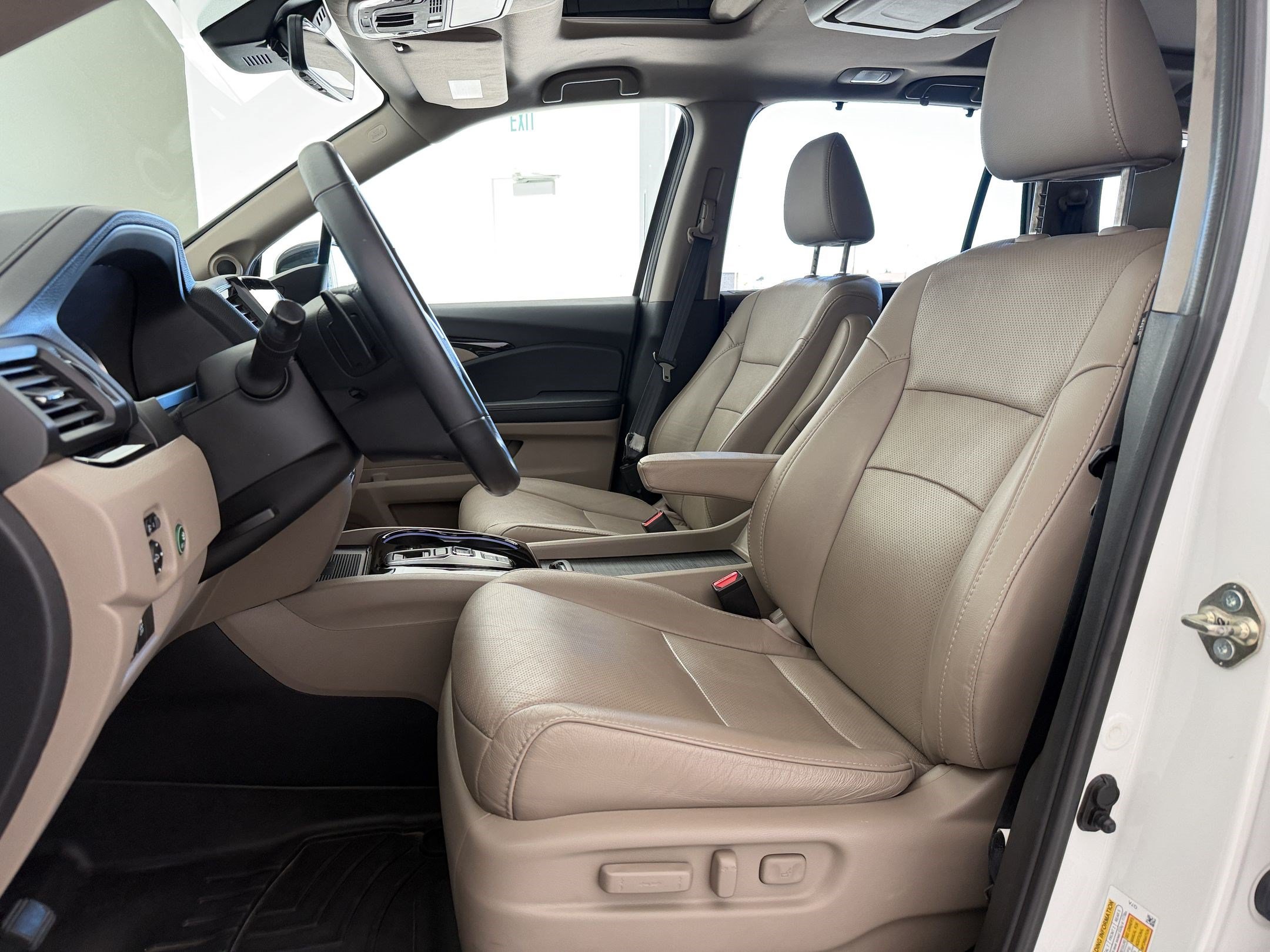 Used 2020 Honda Pilot Elite image 5