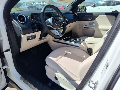 New 2026 Mercedes-Benz GLA 250 image 2