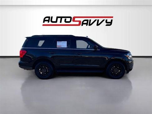 Used 2024 Ford Expedition XLT image 8
