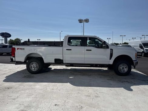New 2026 Ford F250 XL w/ XL Off-Road Package AWD/4WD image 2