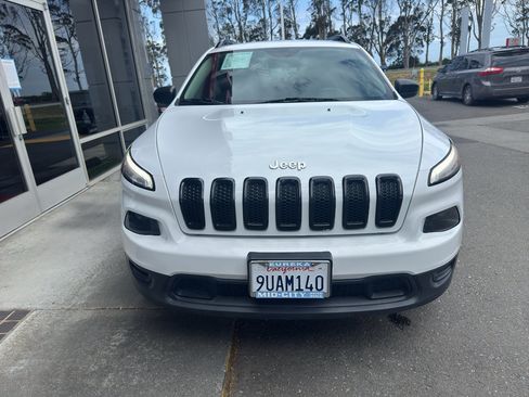 Used 2016 Jeep Cherokee Sport AWD/4WD image 23