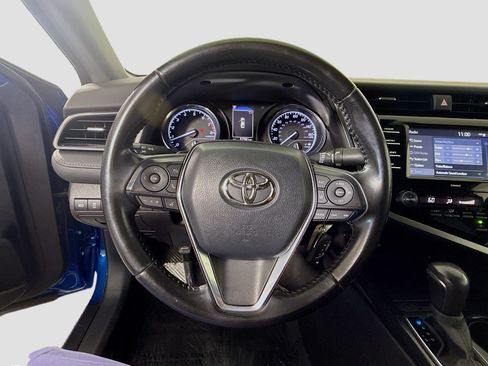 Used 2020 Toyota Camry SE FWD image 13
