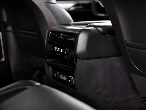 Used 2023 Jeep Wagoneer Series II image 70