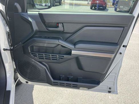 Certified 2025 Toyota 4Runner SR5 AWD/4WD image 32