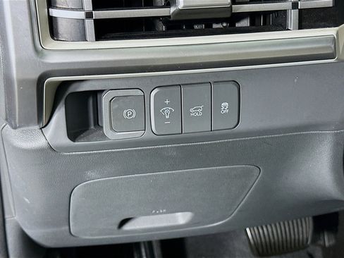 Used 2025 Hyundai Santa Fe SEL FWD image 17