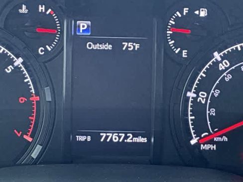 Used 2024 Toyota 4Runner SR5 Premium w/ Moonroof Package AWD/4WD image 36
