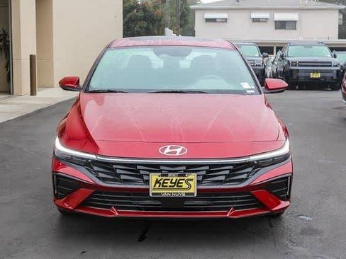 Certified 2025 Hyundai Elantra SEL FWD image 2