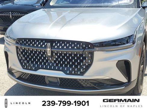 Certified 2025 Lincoln Nautilus Premier AWD/4WD image 13