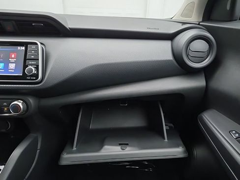 Used 2022 Nissan Kicks S image 34