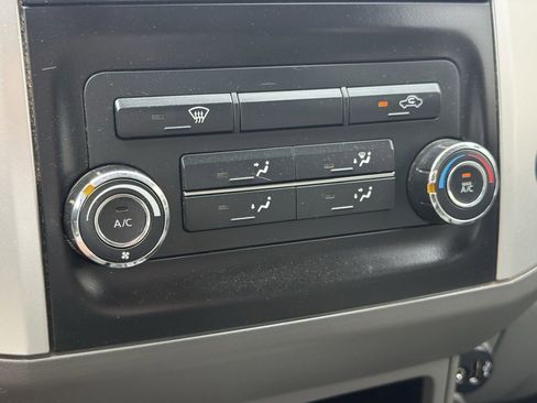 Used 2019 Nissan Frontier SV image 19