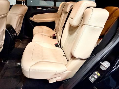 Used 2018 Mercedes-Benz GLS 450 4MATIC image 39