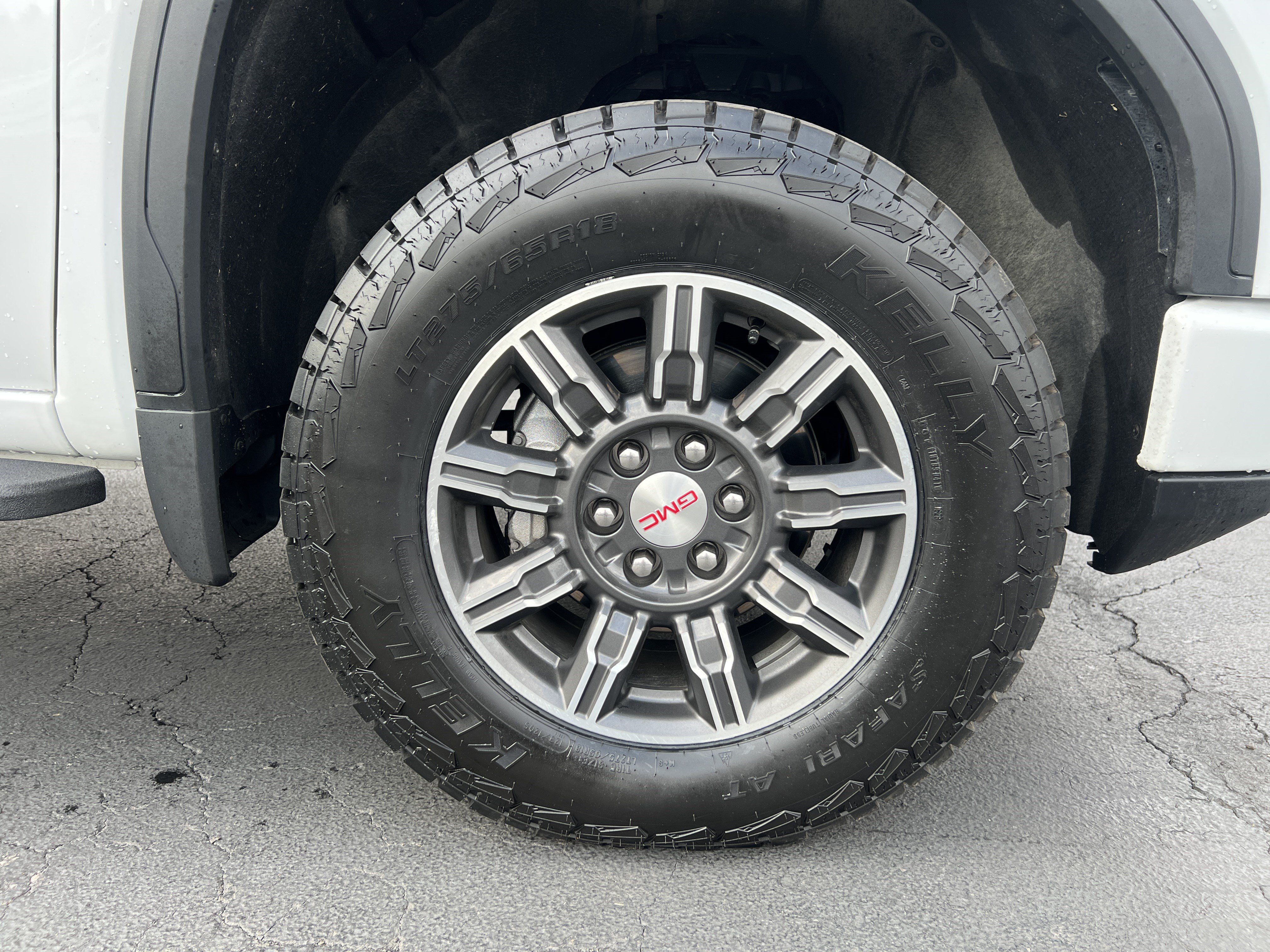 Used 2025 GMC Sierra 1500 AT4 w/ Technology Package AWD/4WD image 11